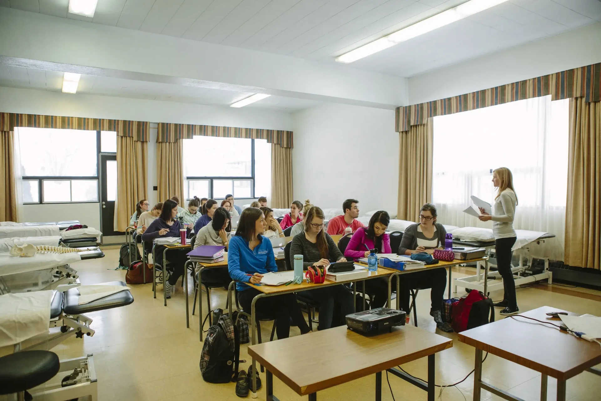 Cohorte en classe théorique dans les locaux de Québec.